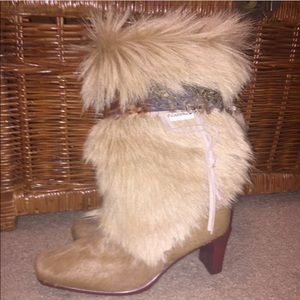 Women’s Bear Paw fur boot/heels